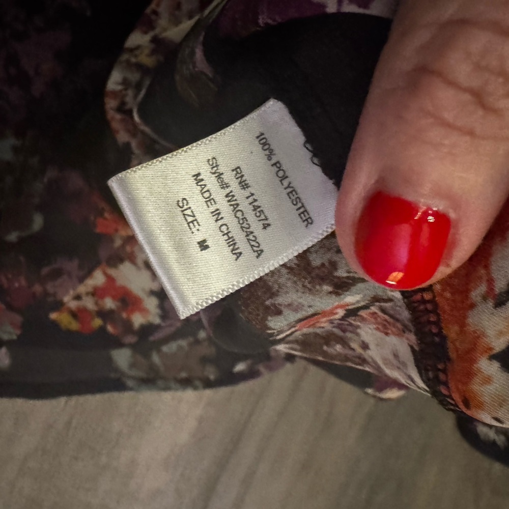 Pleione Feminine Floral Semi Sheer Gorgeous Blouse - Picture 3 of 7